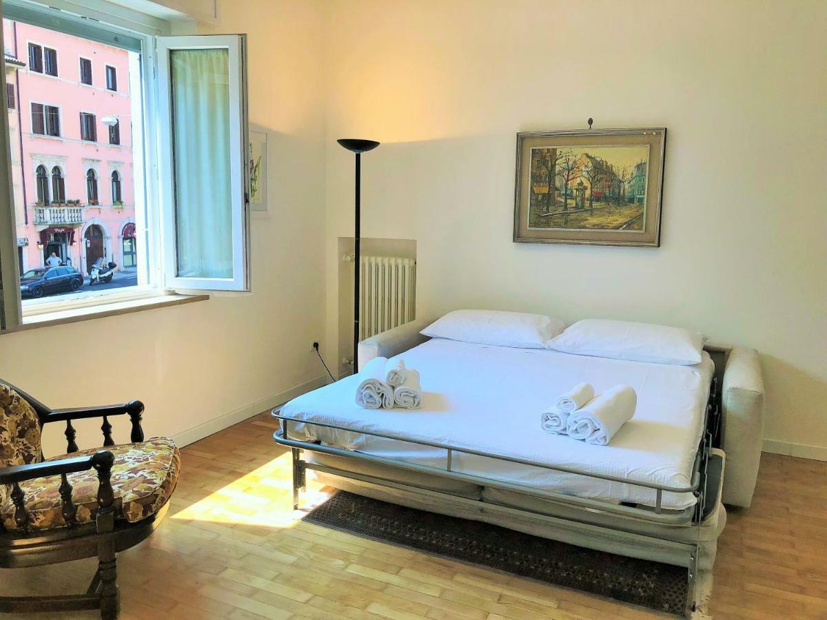 Appartamento Portapalio40 Con Parcheggio Verona Bagian luar foto