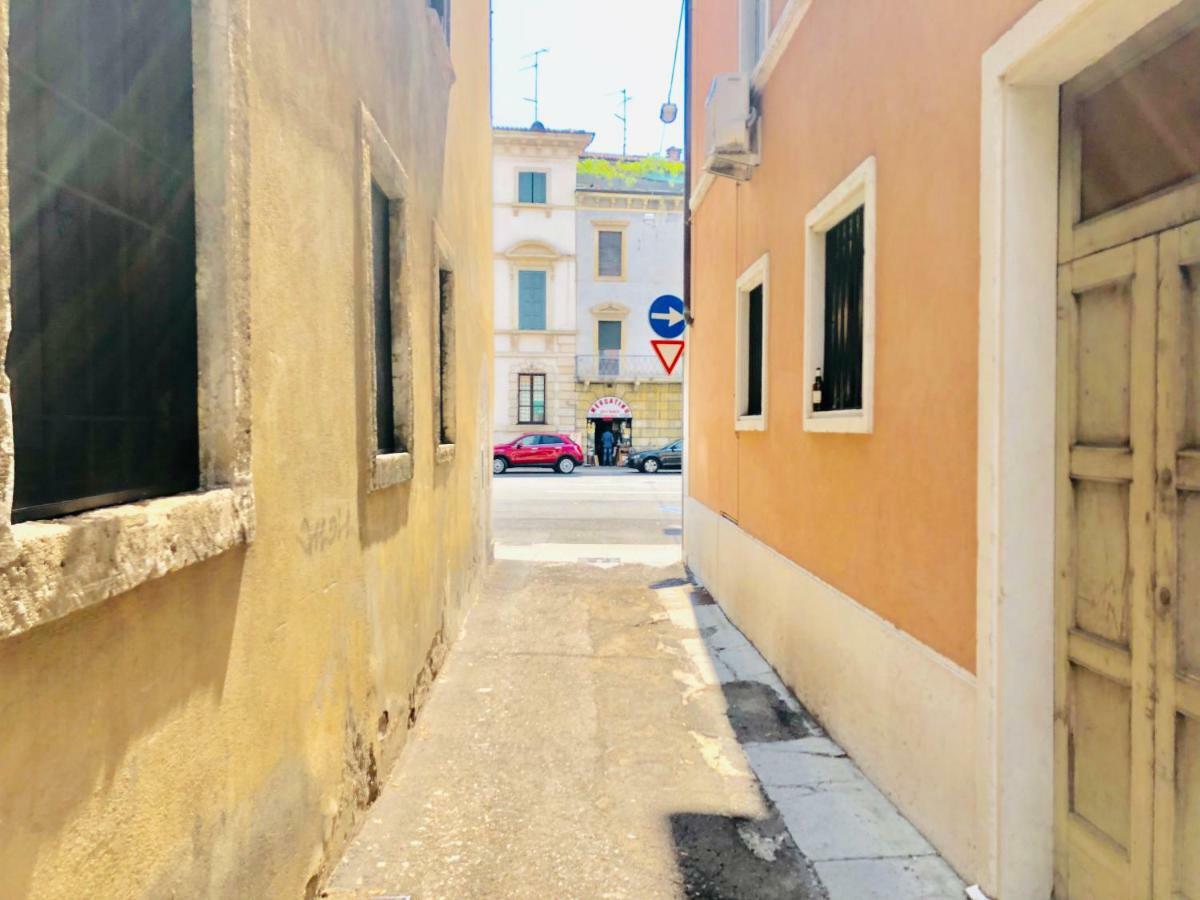 Appartamento Portapalio40 Con Parcheggio Verona Bagian luar foto