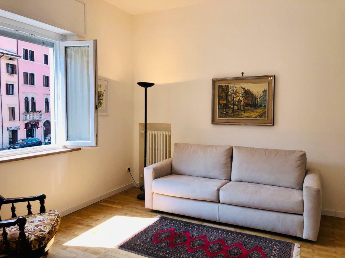 Appartamento Portapalio40 Con Parcheggio Verona Bagian luar foto