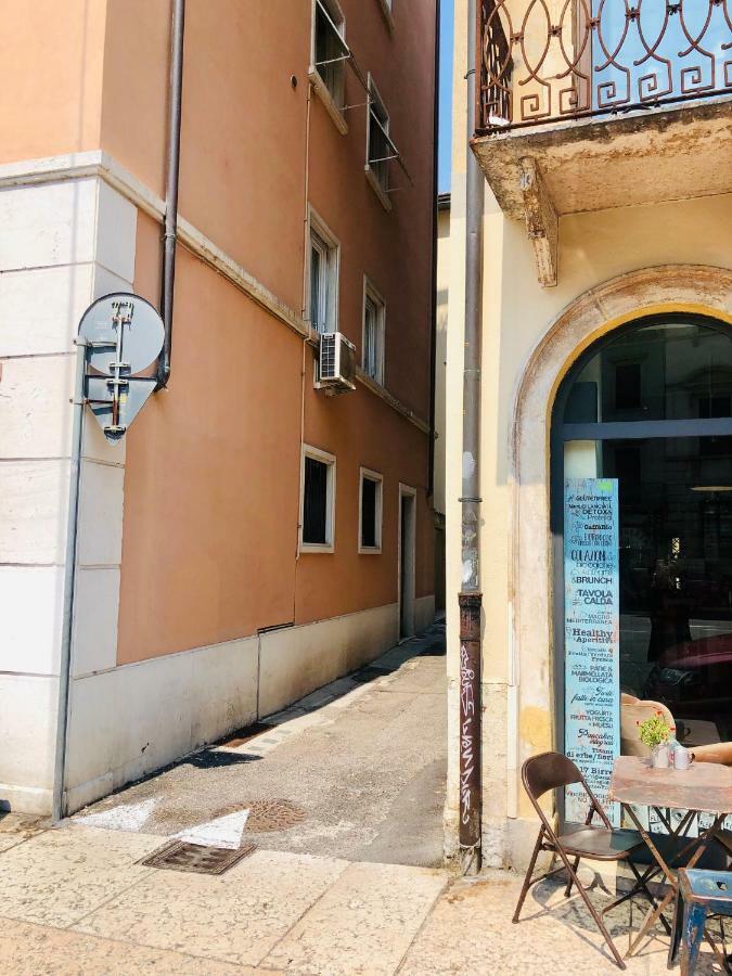 Appartamento Portapalio40 Con Parcheggio Verona Bagian luar foto