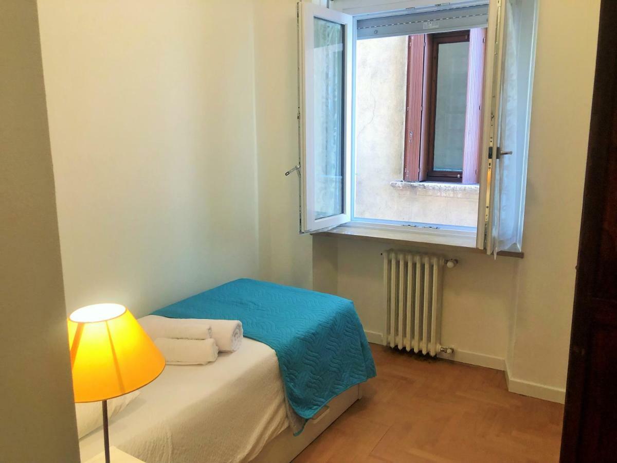 Appartamento Portapalio40 Con Parcheggio Verona Bagian luar foto